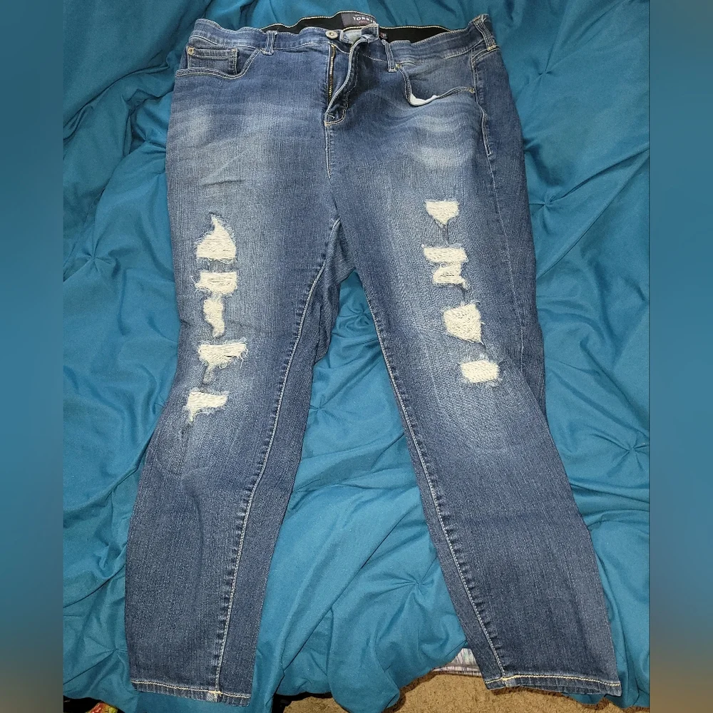Torrid Women's Skinny Jeans - Distressed Blue - Picture 1 of 2